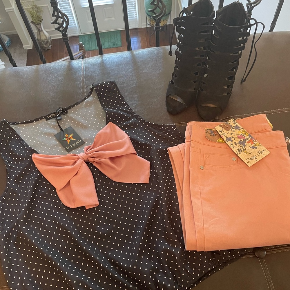 *NEW* LIVING  DOLL POKA DOT BOW SHORT SLEEVE TOP